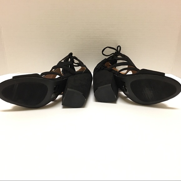 Qupid Faux Suede Peep Toe Lace Up Bootie Size 7.5 - Picture 6 of 7